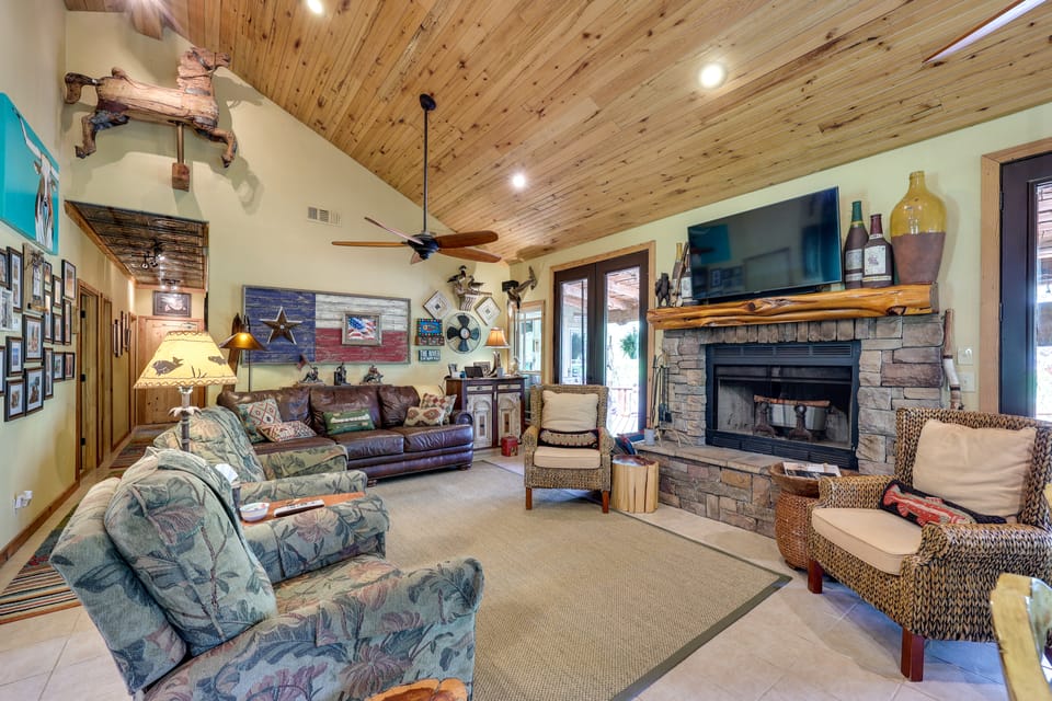 Flag Hole Riverfront Cabin Near Local Attractions! House in Arkansas