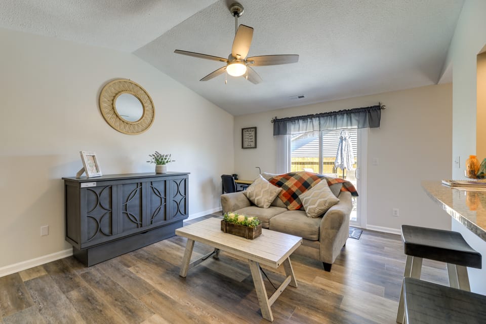 Updated Hubert Vacation Rental 5 Mi to Beaches! Apartment in North Carolina
