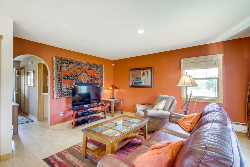 Montana Vacation Rental: 32 Mi to Yellowstone! Apartment in Emigrant