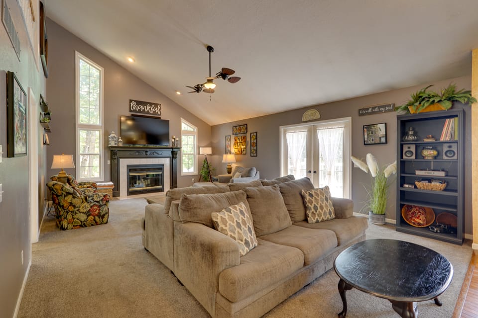 Spacious Family Home Near Lake of the Ozarks! House in Missouri