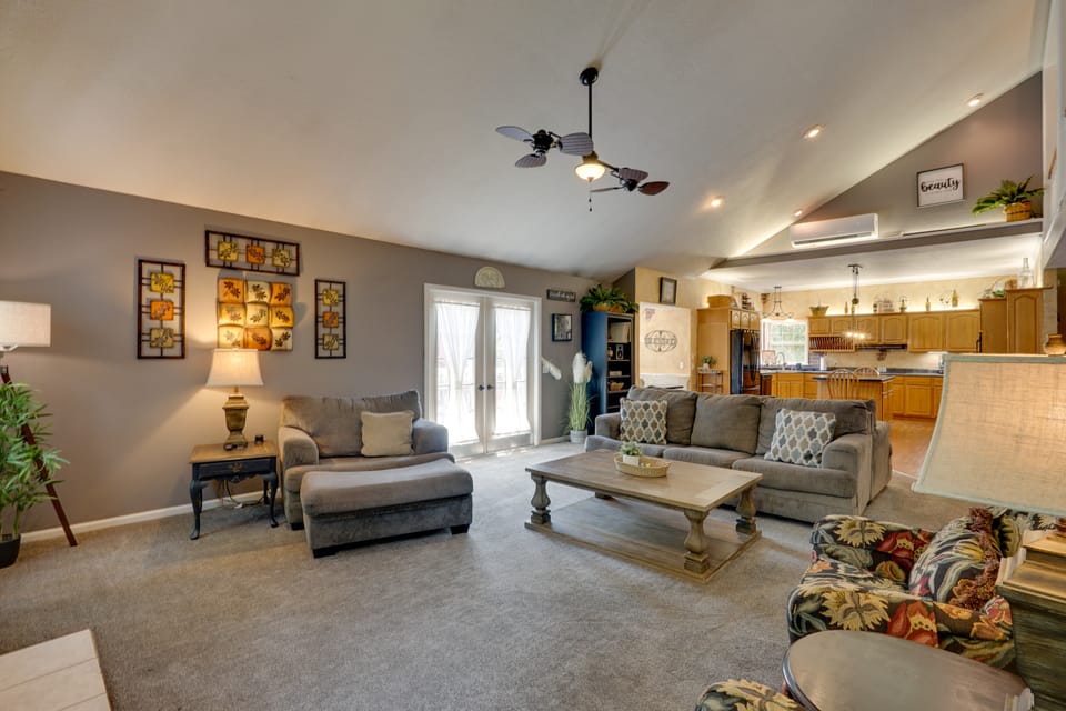 Spacious Family Home Near Lake of the Ozarks! House in Missouri