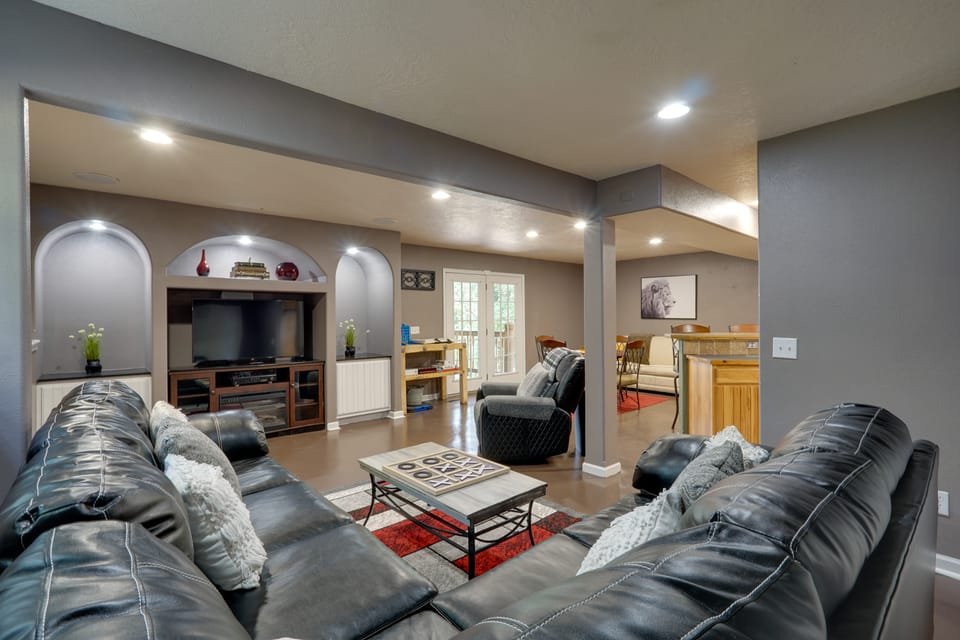 Spacious Family Home Near Lake of the Ozarks! House in Missouri