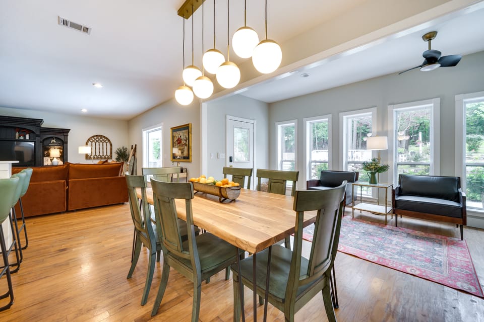 Mena Getaway w/ Pool - 6 Mi to Wolf Pen Gap! House in Arkansas