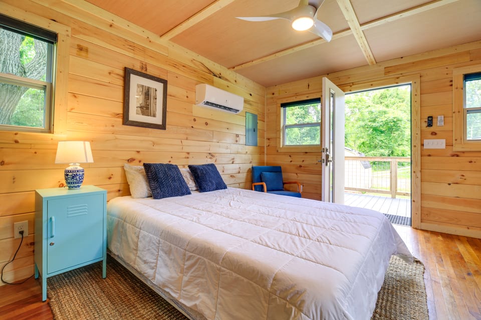 Cozy Hiker's Hideaway: Steps From Creeper Trail! Apartment in Damascus