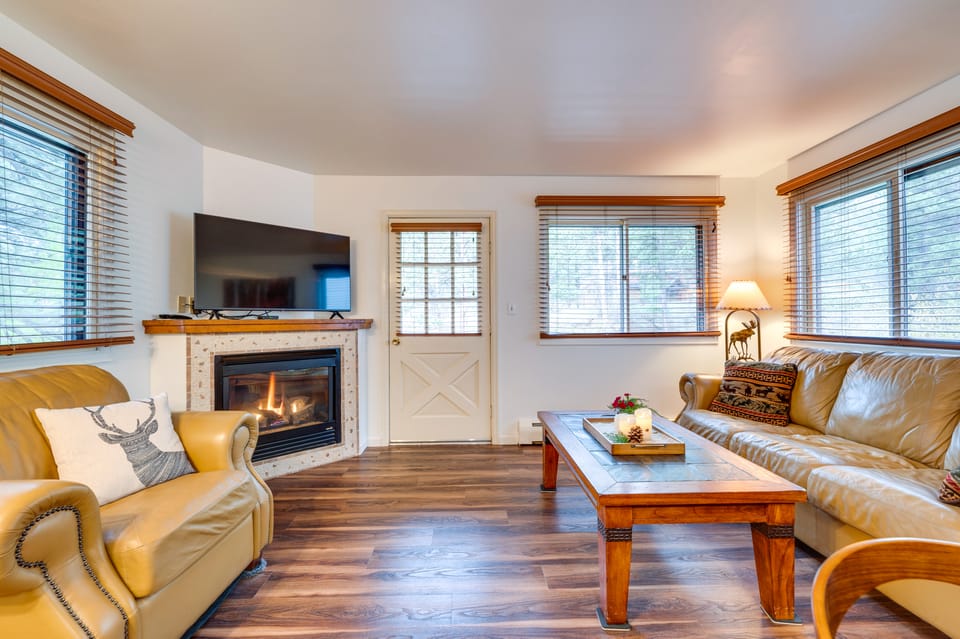 Estes Park Condo Rental: Balcony w/ River Views! Apartment in Estes Park