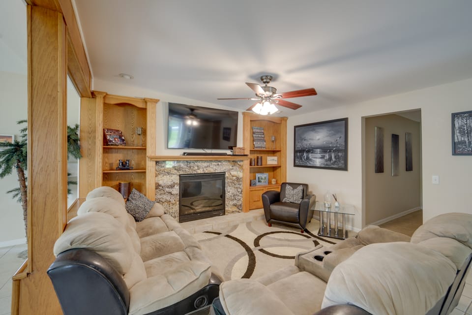 Waterfront Jackson Vacation Rental on Olcott Lake! House in Ohio