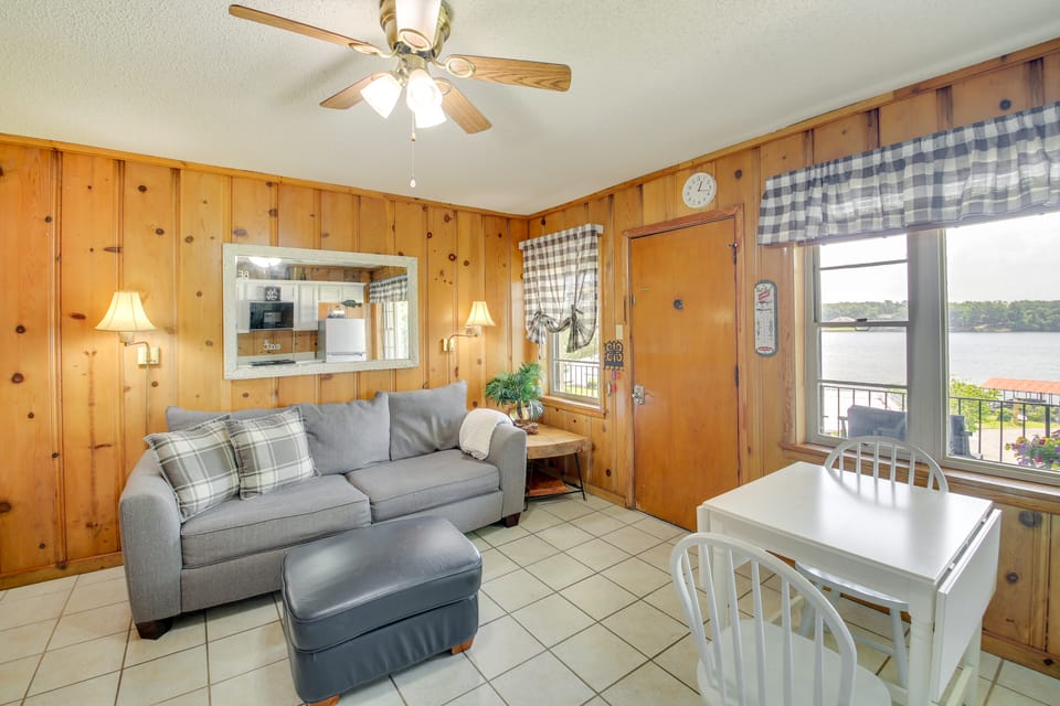 Cozy Hot Springs Vacation Rental on Lake Hamilton! Apartment in Hot Springs