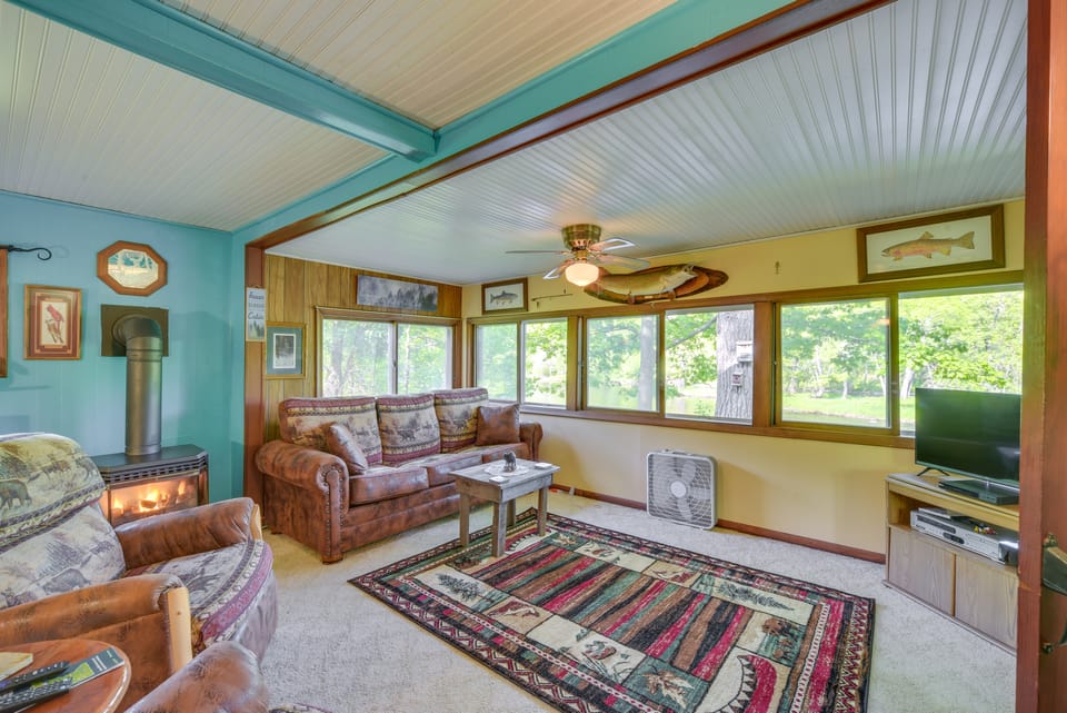 Riverfront Nature Getaway Near Downtown Pine City! House in Minnesota