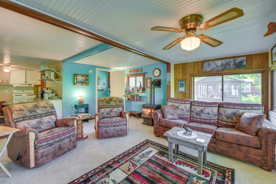 Riverfront Nature Getaway Near Downtown Pine City! House in Minnesota