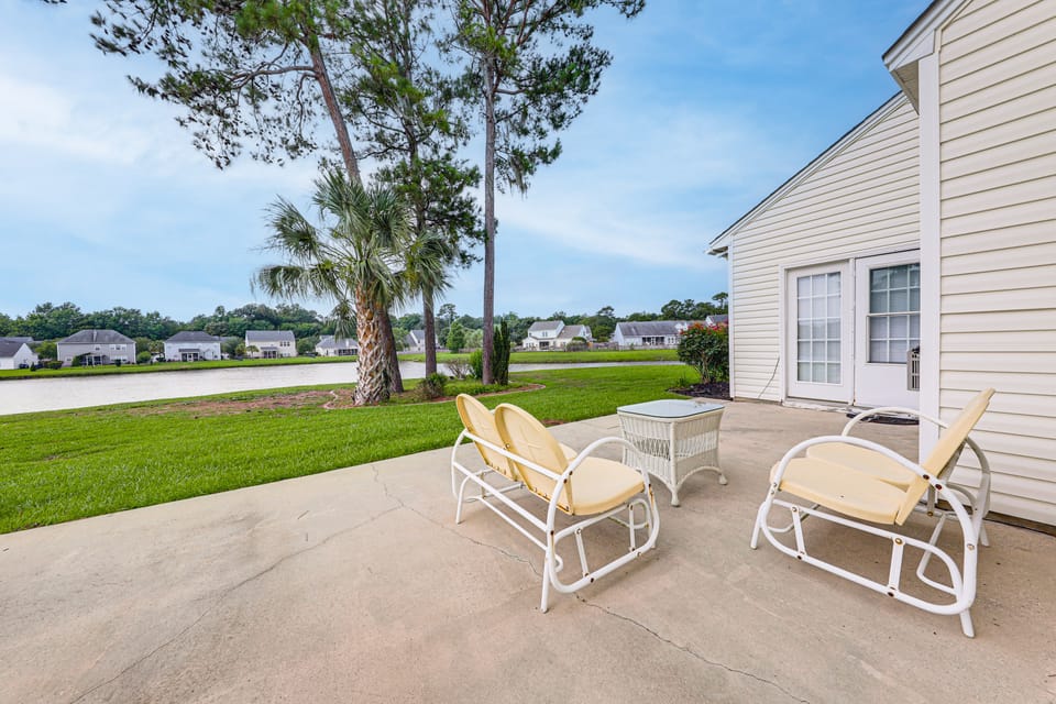 Walk to Wescott Golf, Pool Access! Pondfront Home House in Summerville