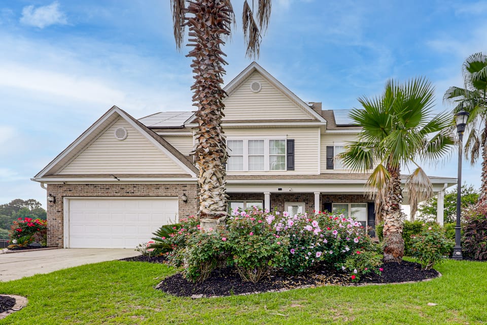 Walk to Wescott Golf, Pool Access! Pondfront Home House in Summerville