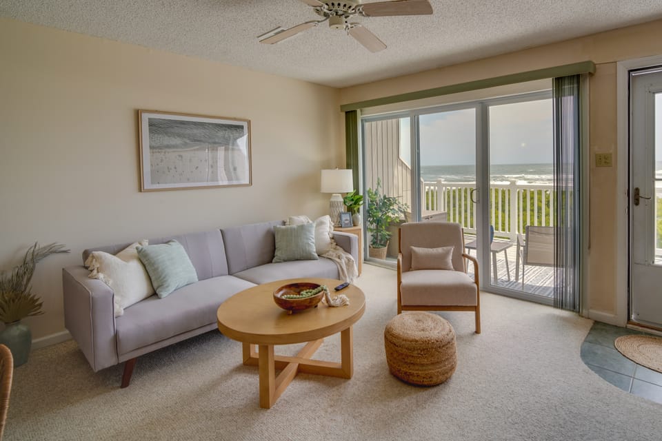 Charming Brigantine Condo Rental: Steps to Beach! Apartment in Brigantine