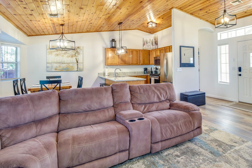 Walk to City Park: Family-Friendly Show Low Home House in Show Low