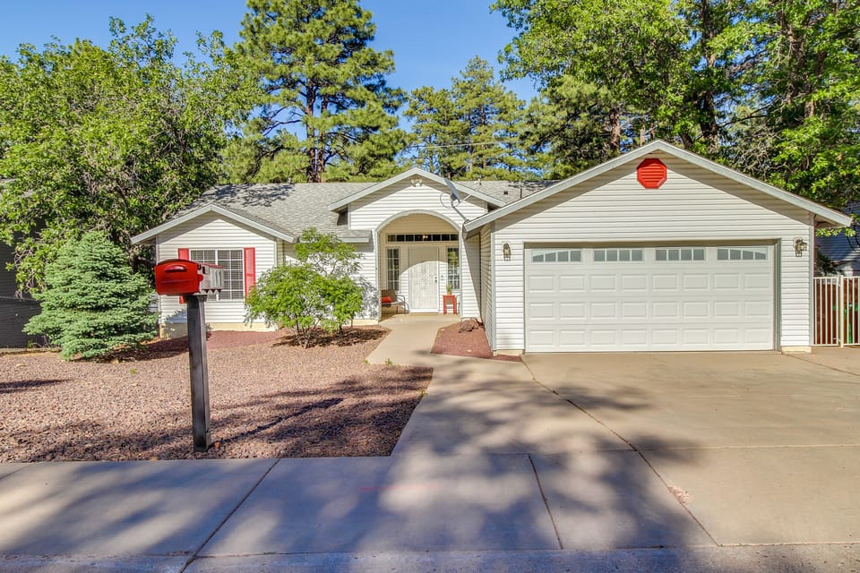 Walk to City Park: Family-Friendly Show Low Home House in Show Low