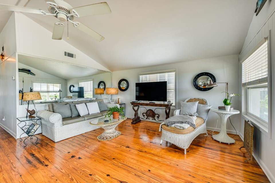 Oceanfront Amelia Island Cottage: Deck & Boardwalk Cottage in Fernandina Beach