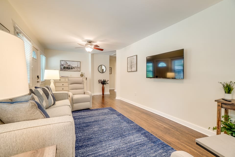 Quiet Old Hickory Home Rental w/ Deck House in Madison