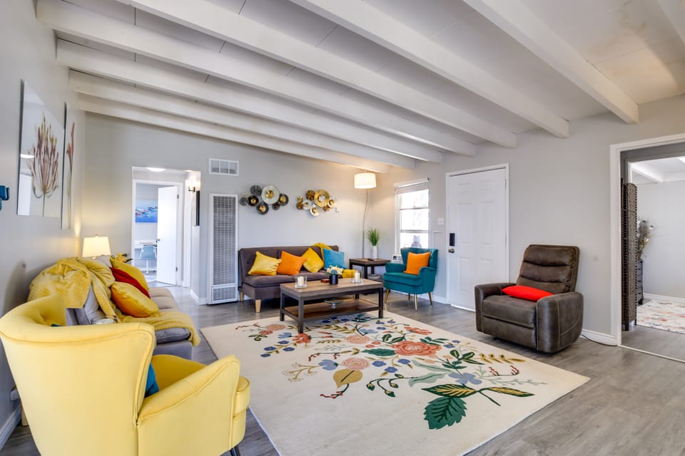 Charming Home w/ Hot Tub ~ 5 Mi to Joshua Tree! House in Joshua Tree