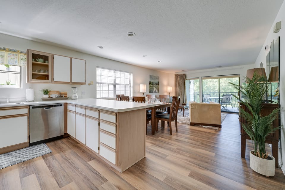 Branson Condo Near 76 Strip & Silver Dollar City Apartment in Branson
