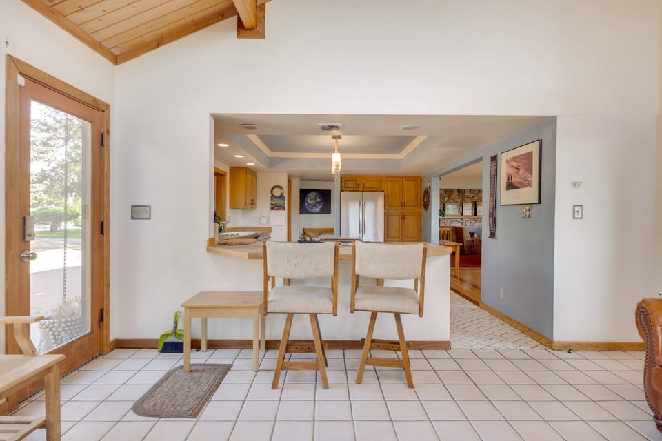 3 Mi to Garden of the Gods: Quiet Home w/ Hot Tub! House in Colorado Springs