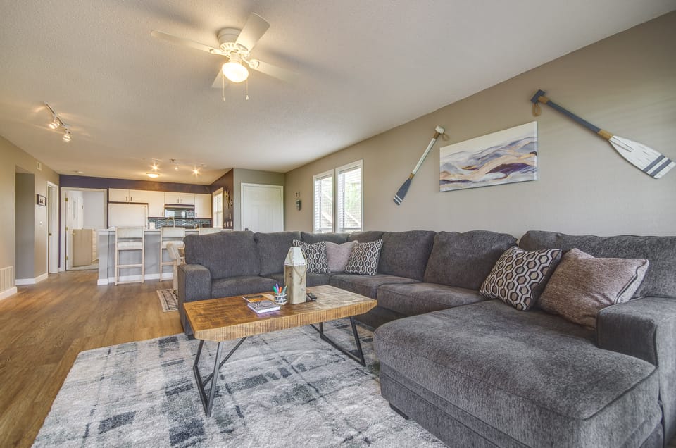 Breakwater Bay Condo for Shootout Weekend Crews Apartment in Lake of the Ozarks