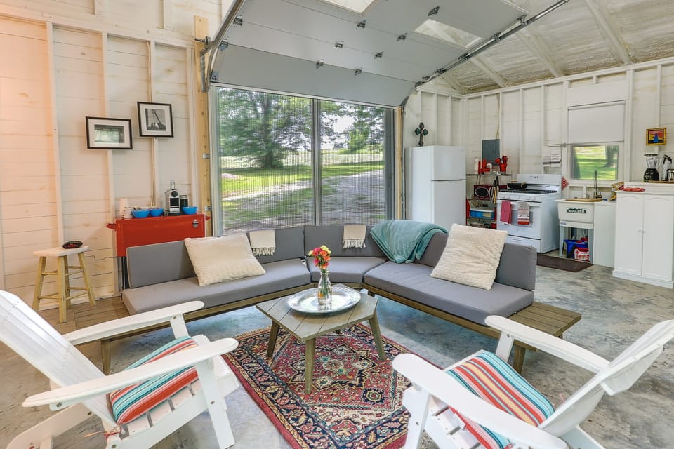 Coffeyville Countryside Studio w/ Fire Pit! Apartment in Kansas