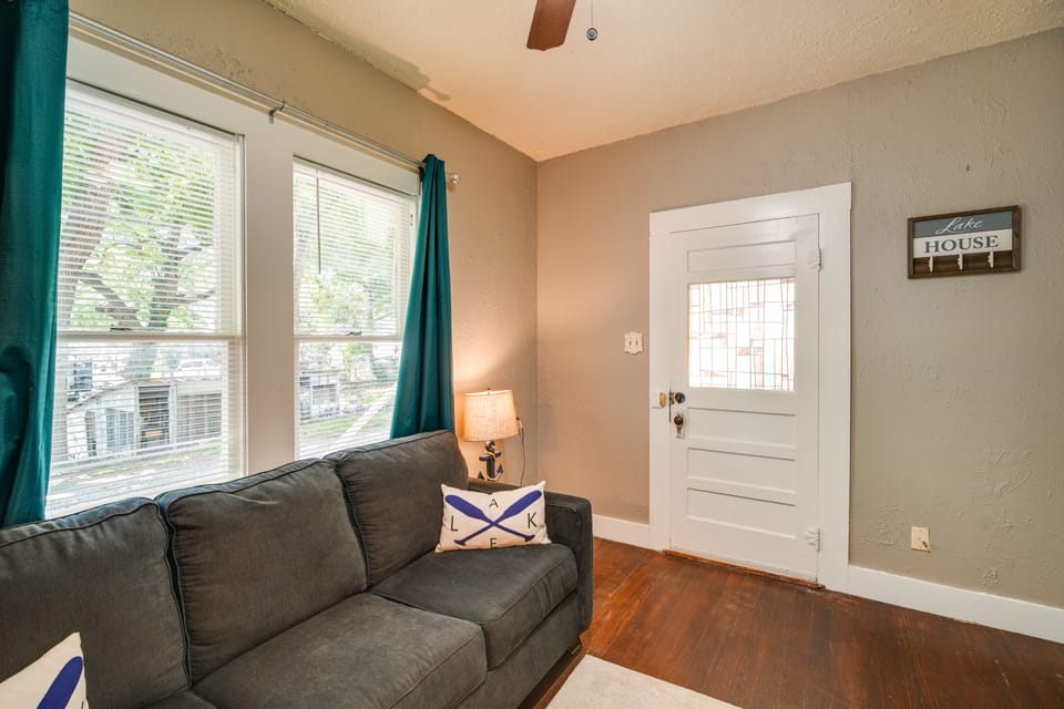 New Braunfels Vacation Rental on Lake Dunlap! Cottage in New Braunfels