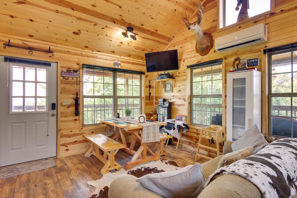 Cozy Lake Sardis Cabin w/ Stunning View! House in Oklahoma