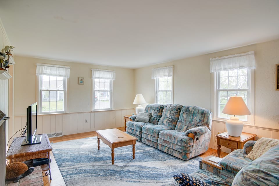 Walk to Beach: Chatham Gem w/ Ocean-View Sunroom! House in Harwich