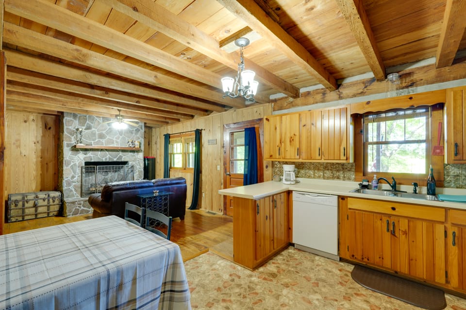 Relax By the Fire: Family Gem w/ Porch in Afton! House in Cherokee Reservoir