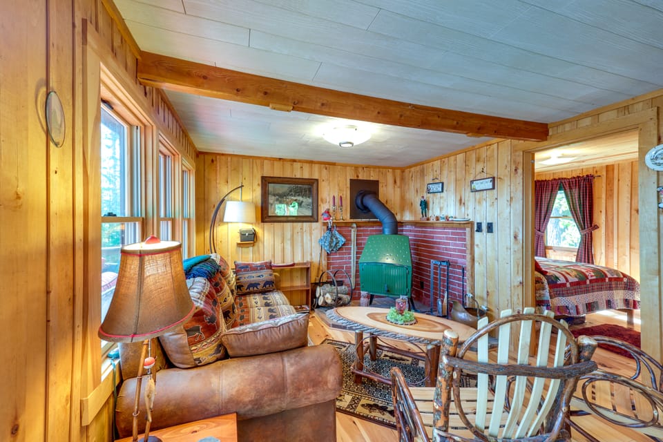 Waterfront Maine Vacation Rental w/ Private Dock House in Penobscot