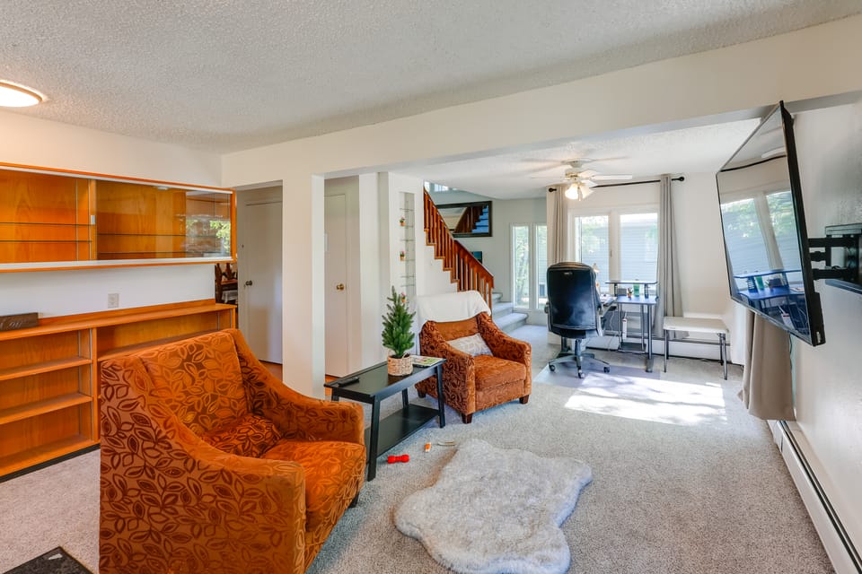3 Mi to Pioneer Park & University: Spacious Home! House in Fairbanks