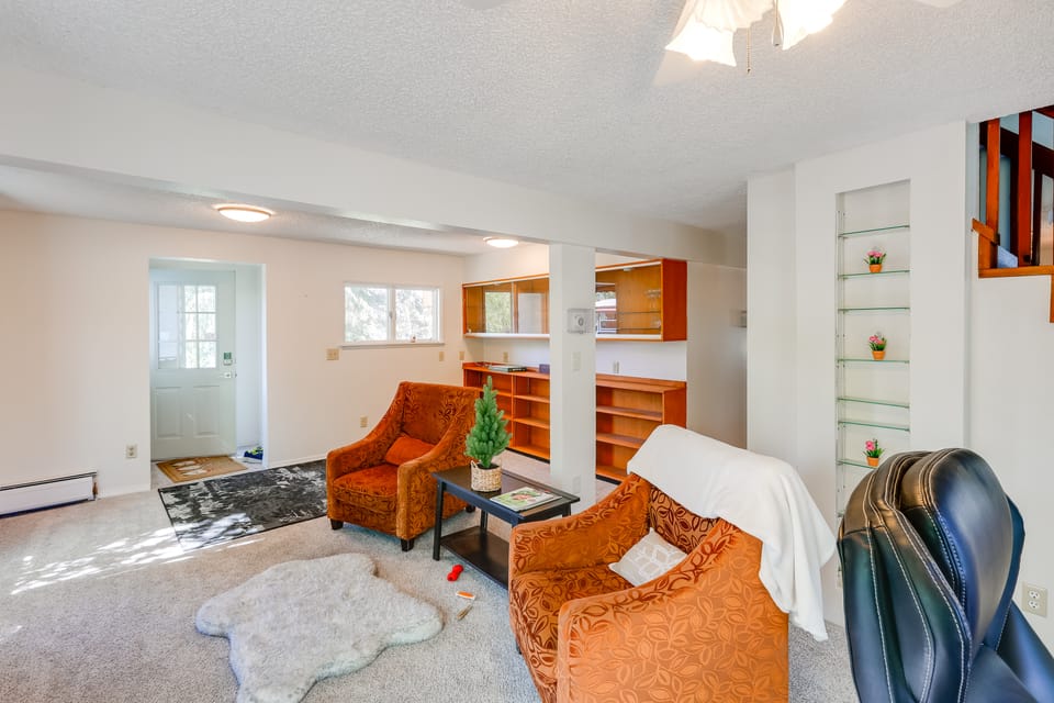 3 Mi to Pioneer Park & University: Spacious Home! House in Fairbanks