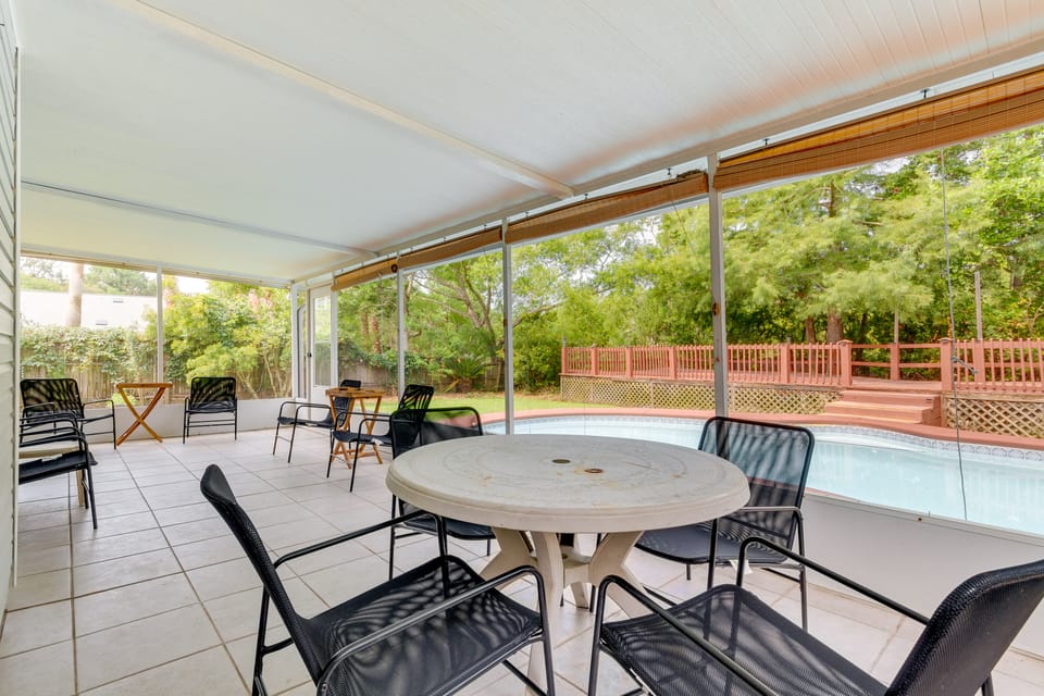 Mary Esther Home with Private Pool & Fireplace! House in Alabama