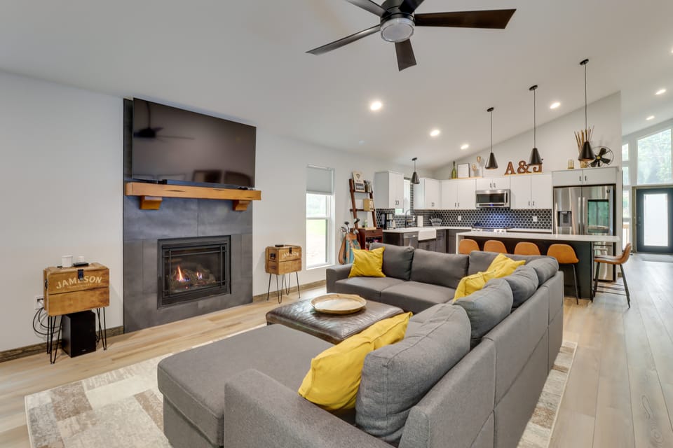 Walk to Water Park: Split-Rock Resort Home w/ Deck House in Kidder Township
