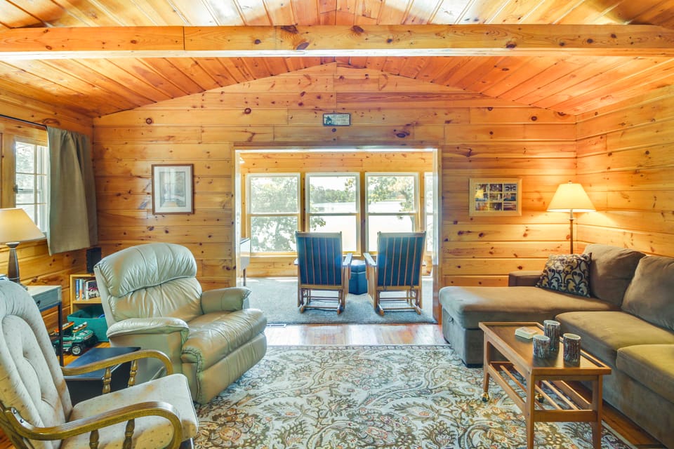 Waterfront Pequot Lakes Cabin: Fire Pit + Views! House in Minnesota
