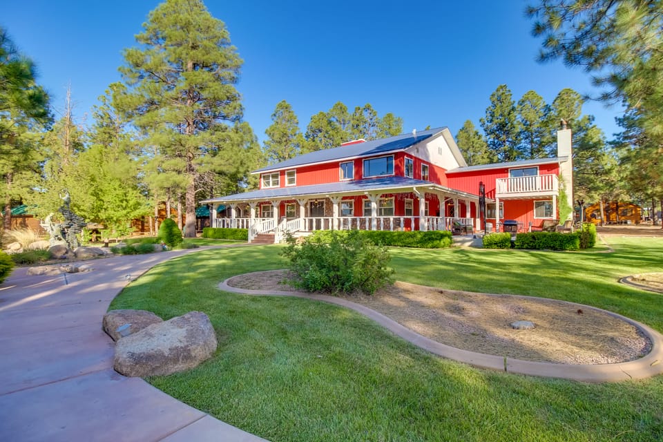Near Sitgreaves Nat’l Park: High Country Farmhouse House in Arizona