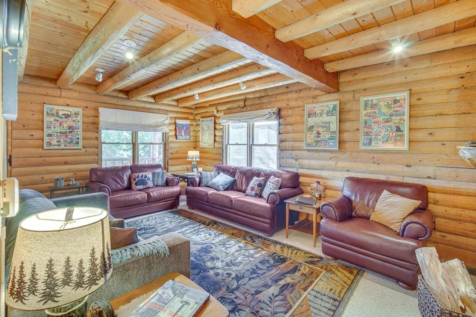 Crestline Area Vacation Rental Cabin w/ Decks! House in Cedarpines Park