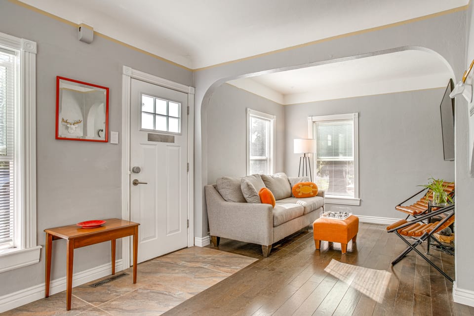 Near Hospitals & Red Rocks: Dog-Friendly Home! House in Englewood