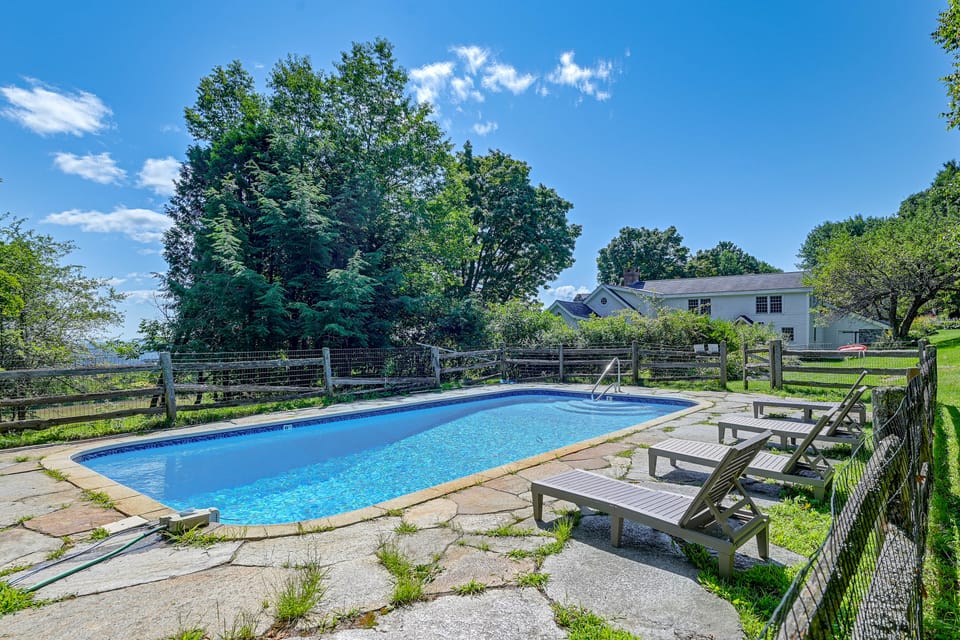 Serene Retreat Near Mt Snow: Great for Groups! House in Vermont