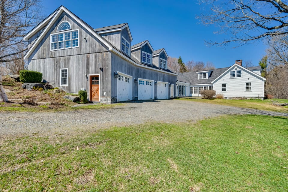 Serene Retreat Near Mt Snow: Great for Groups! House in Vermont