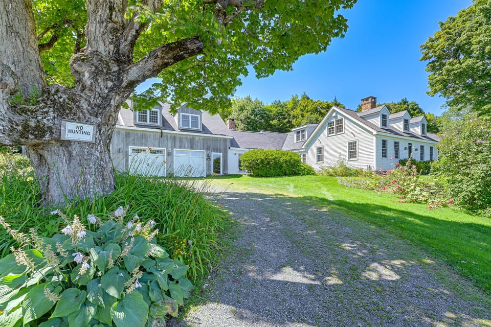 Serene Retreat Near Mt Snow: Great for Groups! House in Vermont