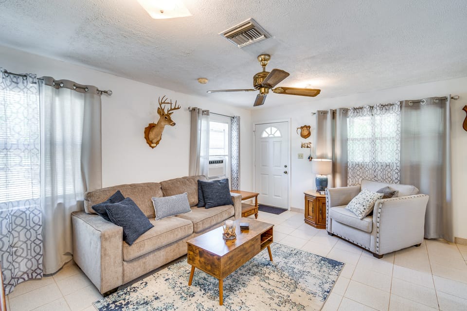 Pet-Friendly Fort McCoy Cabin w/ Fire Pit! House in Florida
