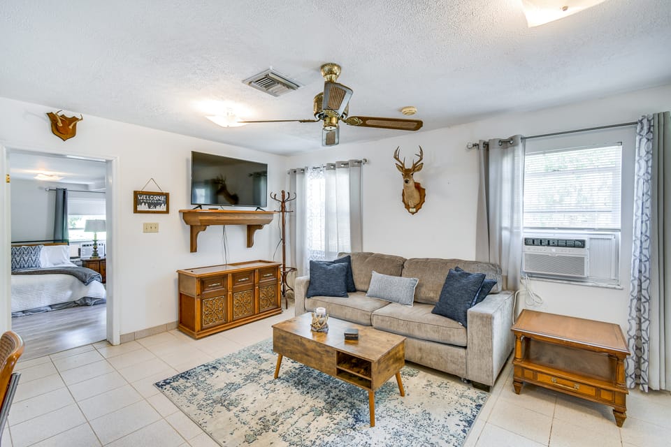 Pet-Friendly Fort McCoy Cabin w/ Fire Pit! House in Florida