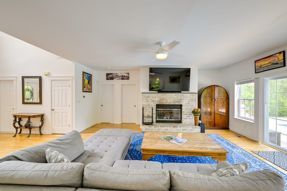 Pet-Friendly Southampton Paradise with Pool! House in Southampton