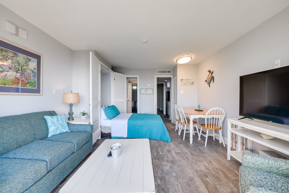 Myrtle Beach Condo w/ Ocean View + Pool Access! Apartment in Myrtle Beach