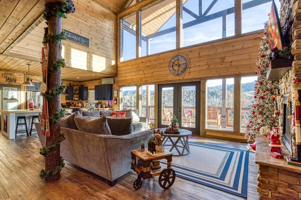 Luxury Sevierville Cabin w/ Private Hot Tub! House in Sevier County