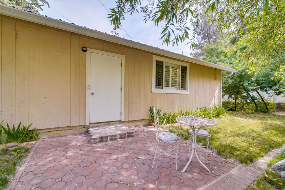 Sunny California Retreat w/ Pool Access & Patio! Cottage in California