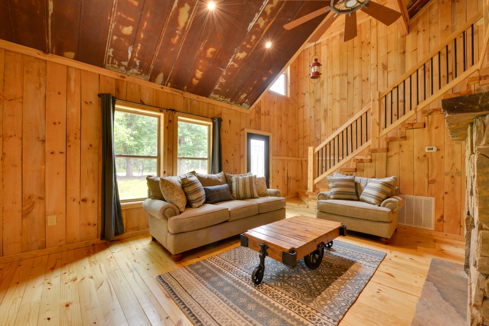 Peaceful Wine Country Cottage w/ Fire Pit in Olin! Cottage in North Carolina