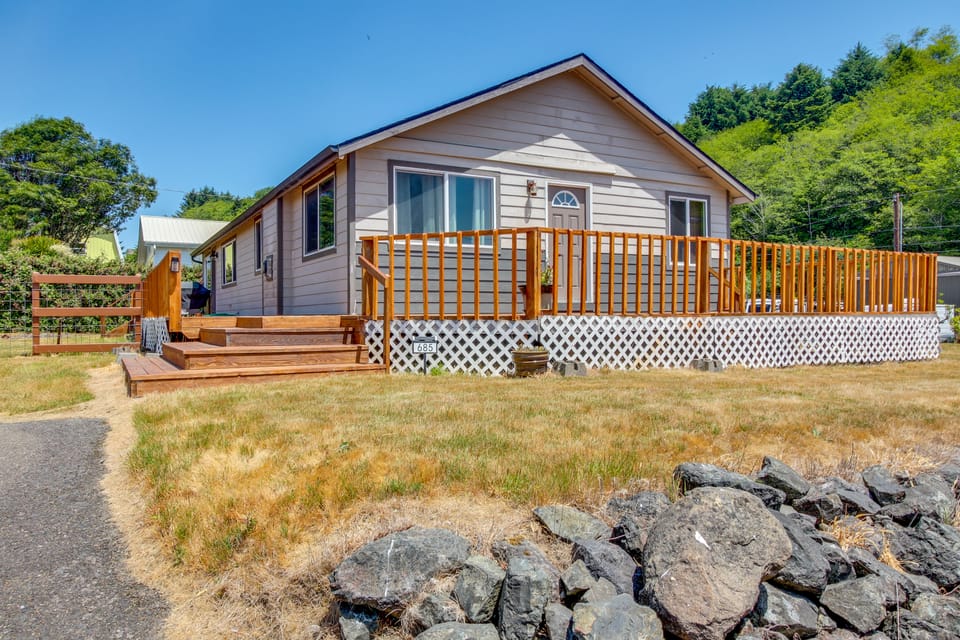 Winchester Bay Vacation Rental Near Dunes & ATV! House in Oregon