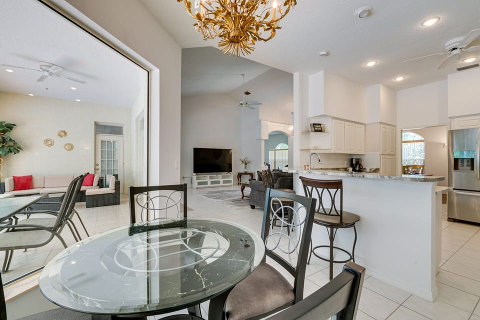 4 Mi to Rainbow Springs: Dunnellon Villa w/ Pool! Villa in Florida